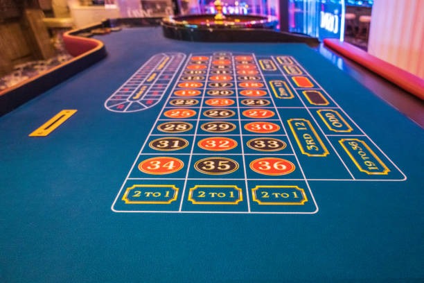 rodlox app interface showing live casino tables on mobile